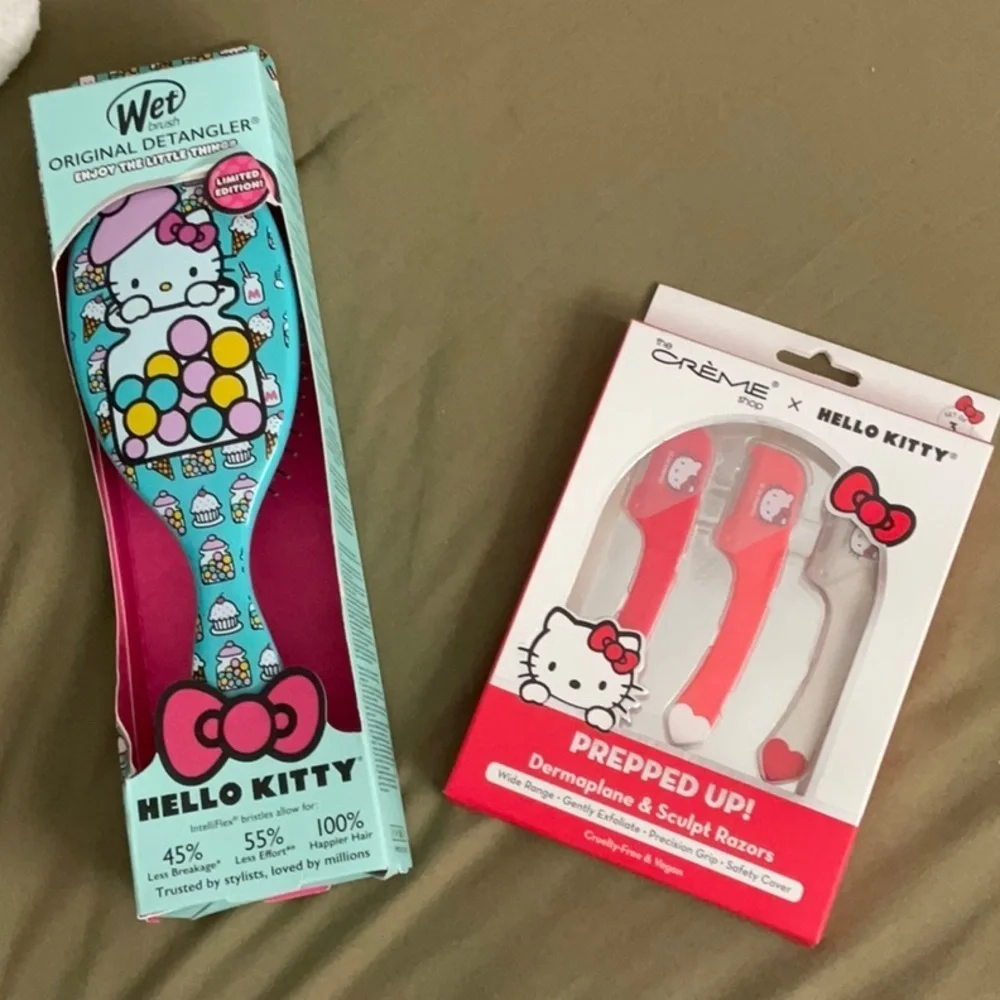 Hello Kitty Wet Brush‎ Detangler and Dermaplane & Scupt Razors